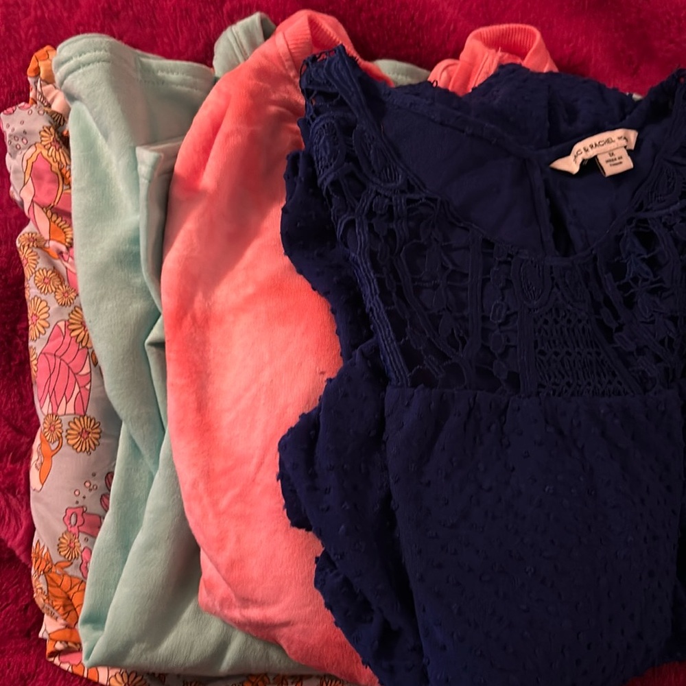 Bundle of 4 - 1X and 2X tops from Marshall’s and Belk